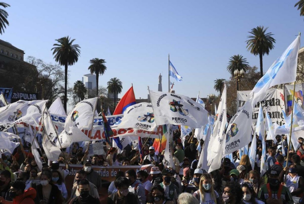 Hace falta un compromiso público de los condidatos electorales a terminar con el Lawfare, liberar los presos políticos y avanzar sobre la Violencia estatal como parte de una agenda de urgencias en&nbsp;dd.hh.